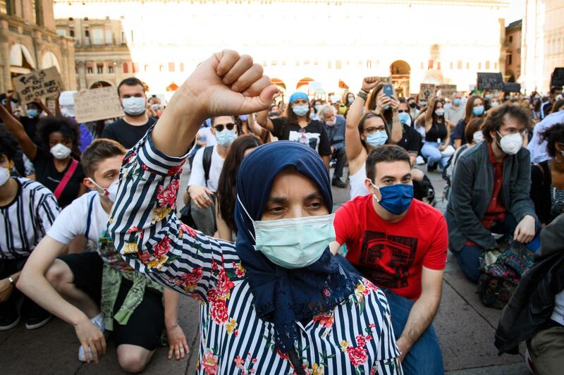 Bologna, antagonisti in piazza per Floyd 5