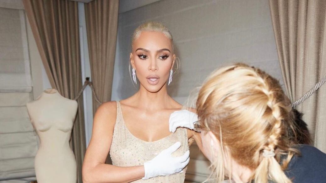 "Rovinato per sempre l'abito di Marilyn Monroe": la Kardashian nella bufera