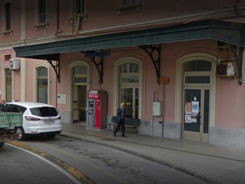 Genova, 21enne tenta di rapinare e picchia l'amica alla stazione