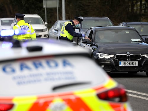 Sedicenne radicalizzato assalta cappellano militare in Irlanda. Sospetto movente terroristico