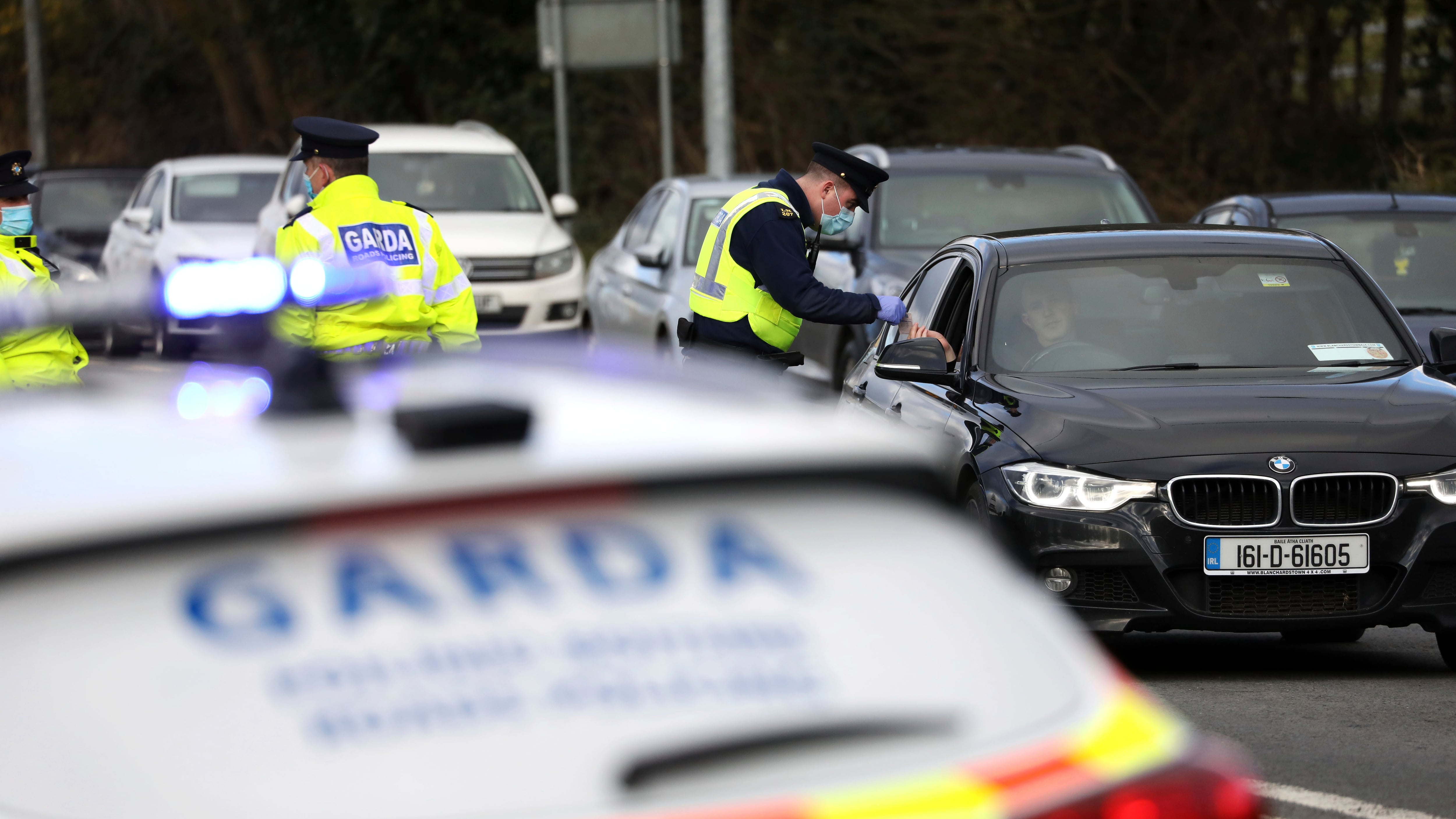 Sedicenne radicalizzato assalta cappellano militare in Irlanda. Sospetto movente terroristico