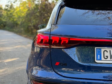 Audi Q6 e-tron, la gallery del nuovo SUV elettrico divertente alla guida 10