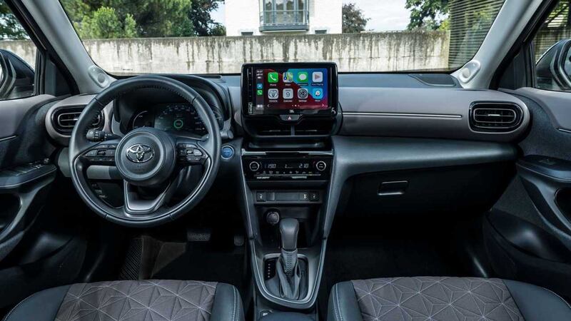 Yaris cross plancia