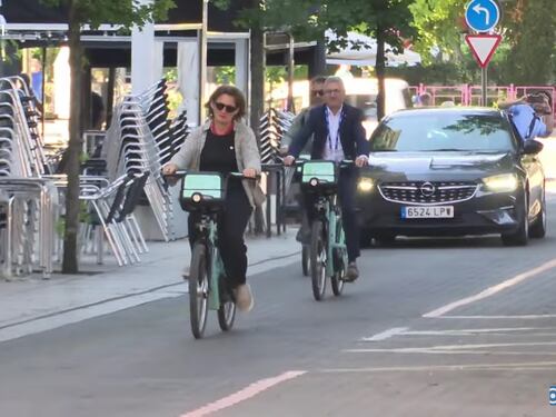 Al vertice sul clima in bici (e due auto blu): l’ipocrisia della ministra spagnola
