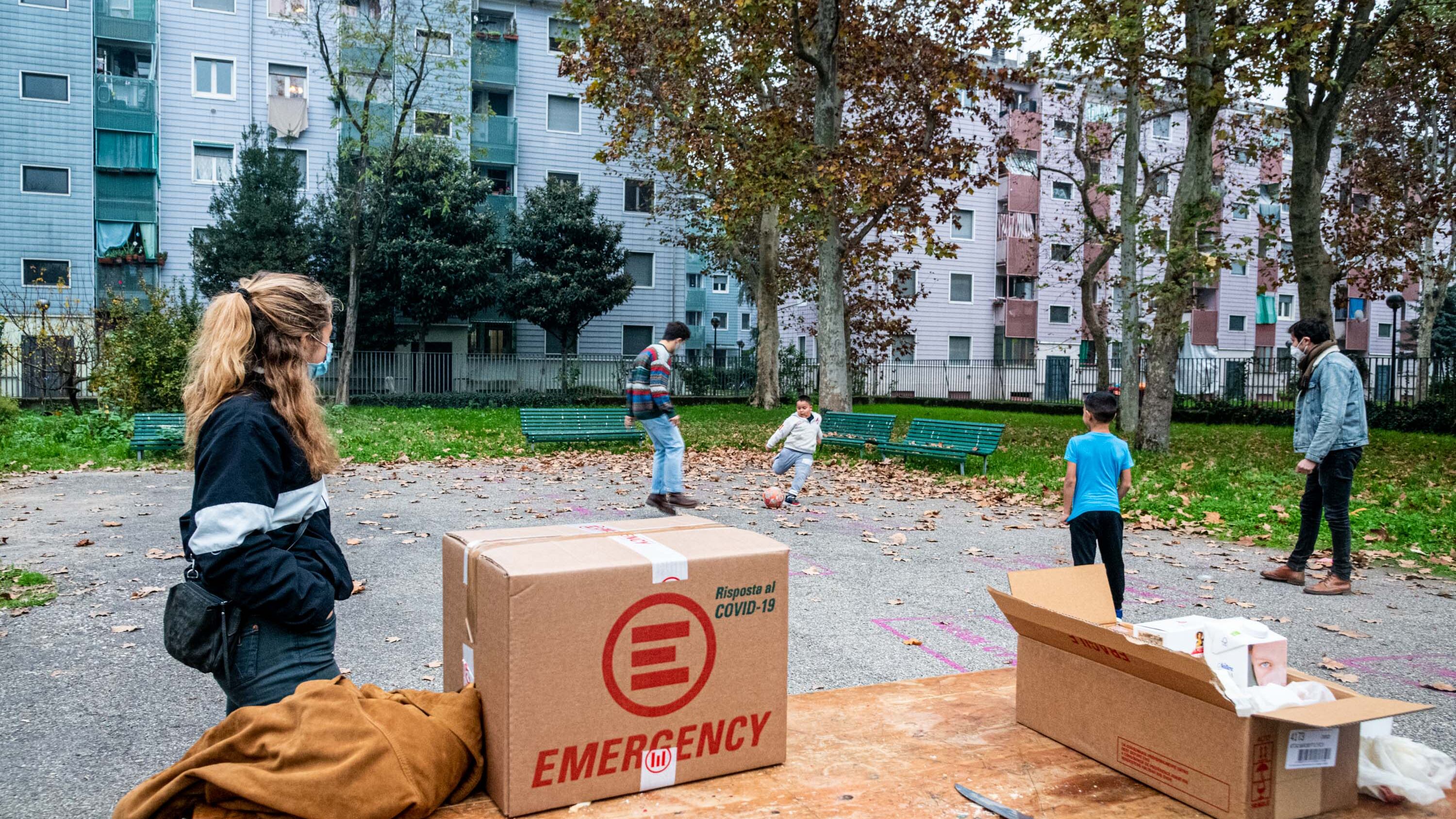 Il soccorso di Emergency dalla "burocrazia Covid"