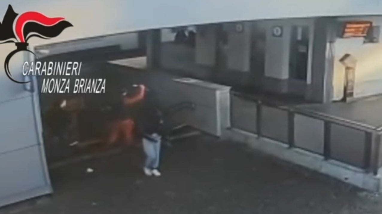 "Ti amputiamo il dito". La rapina choc col tronchese