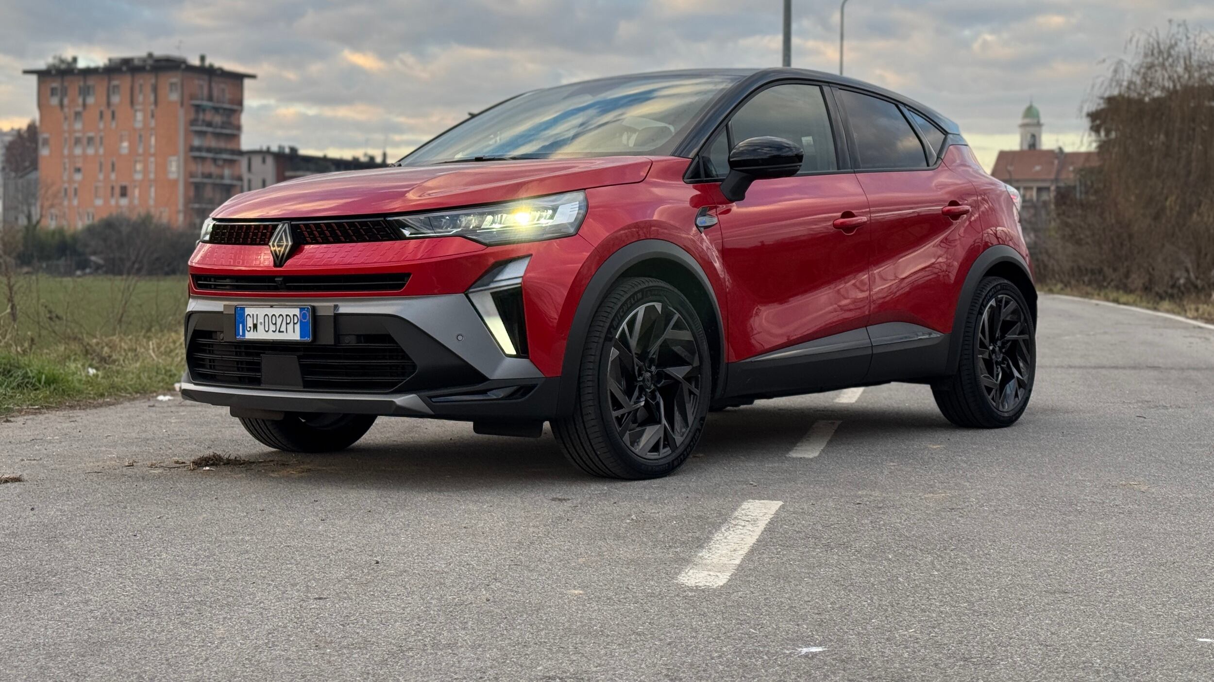Renault Captur E-Tech 2025: come cambia il B SUV francese ibrido