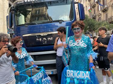 Uomini vestiti da cani, utero in affitto e maternità surrogata. Ecco il Gay Pride di Palermo 25