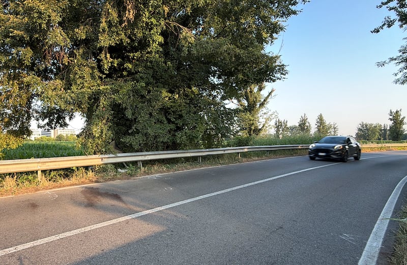 Agente di polizia locale morto durante un inseguimento: le immagini dal luogo dell'incidente 3