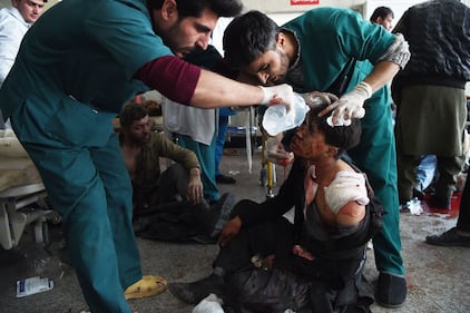 I feriti nell'attentato di Kabul 18