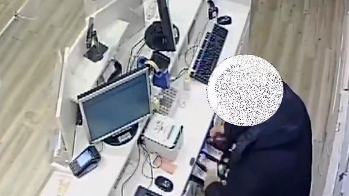 Rapina a mano armata in farmacia, arrestato 38enne