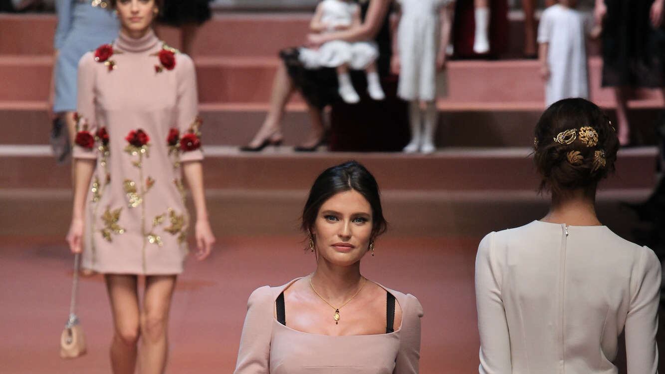 L'amore secondo Dolce & Gabbana: la Balti sfila al 6° mese di gravidanza