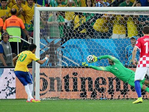 Il Brasile di Neymar batte la Croazia 3-1