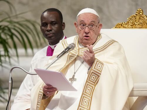 Il Papa ai giovani: "I social? Illusioni"