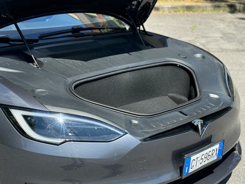 Tesla Model S Plaid: guarda la gallery della super berlina elettrica 14