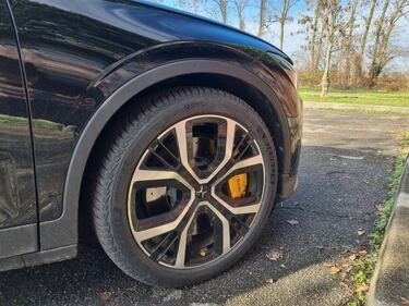 Polestar 2, guarda le foto 15
