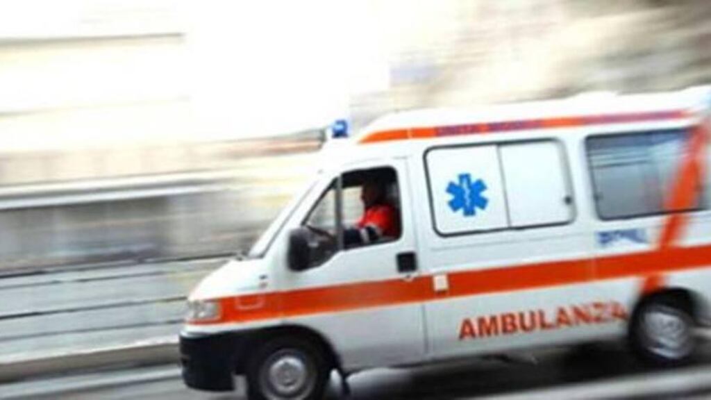 Pestata e rapinata dal branco: il bullismo si tinge pure di rosa