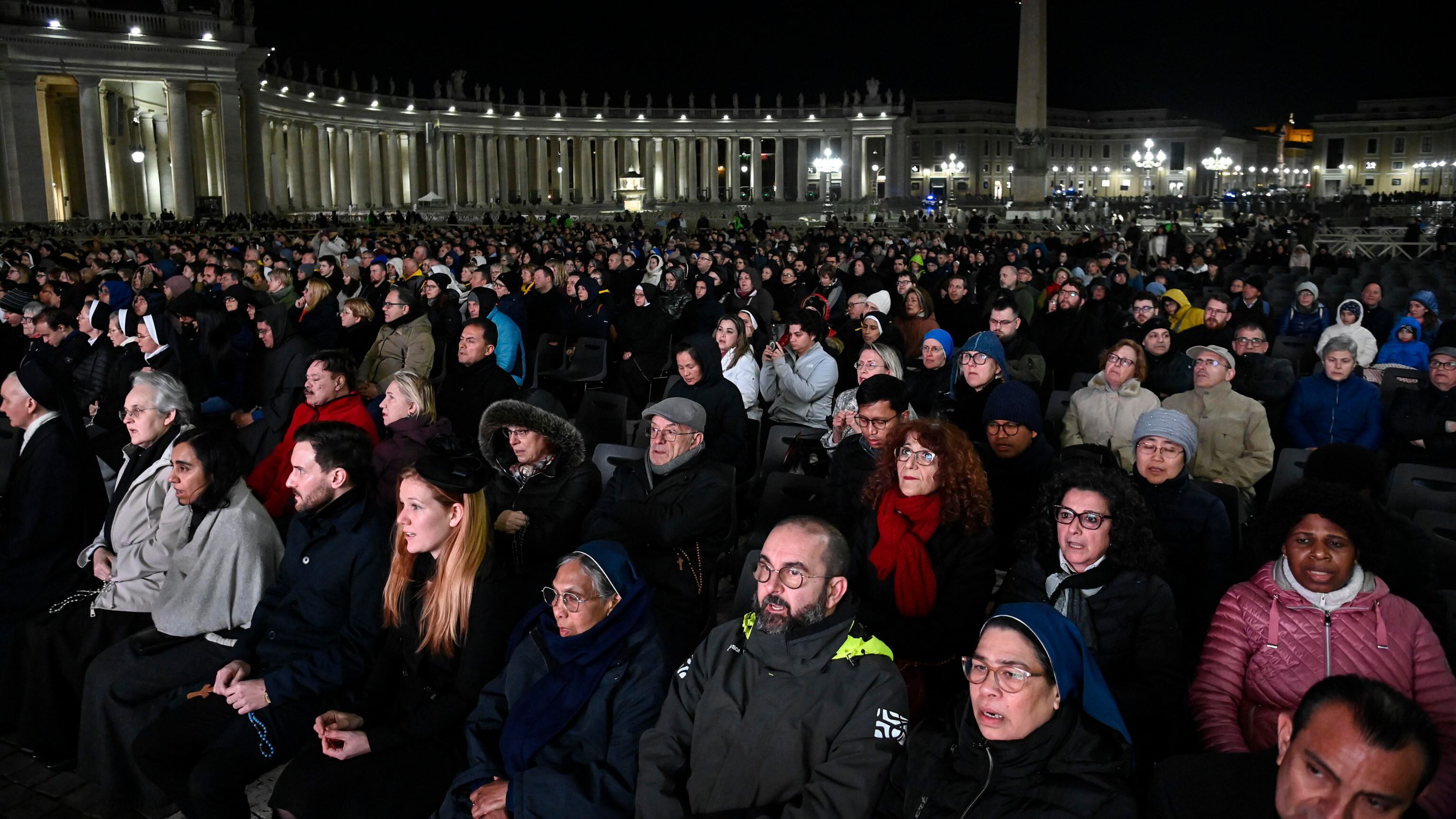 L'arrivederci del Papa ai fedeli. "La fragilità è una benedizione"