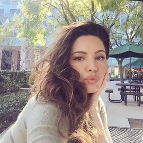 Kelly Brook nella vasca, lato B in evidenza 9