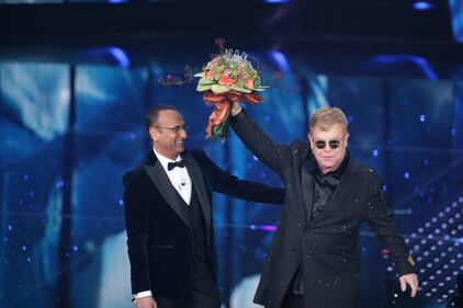 Sanremo 2016: gli abiti della prima serata 30
