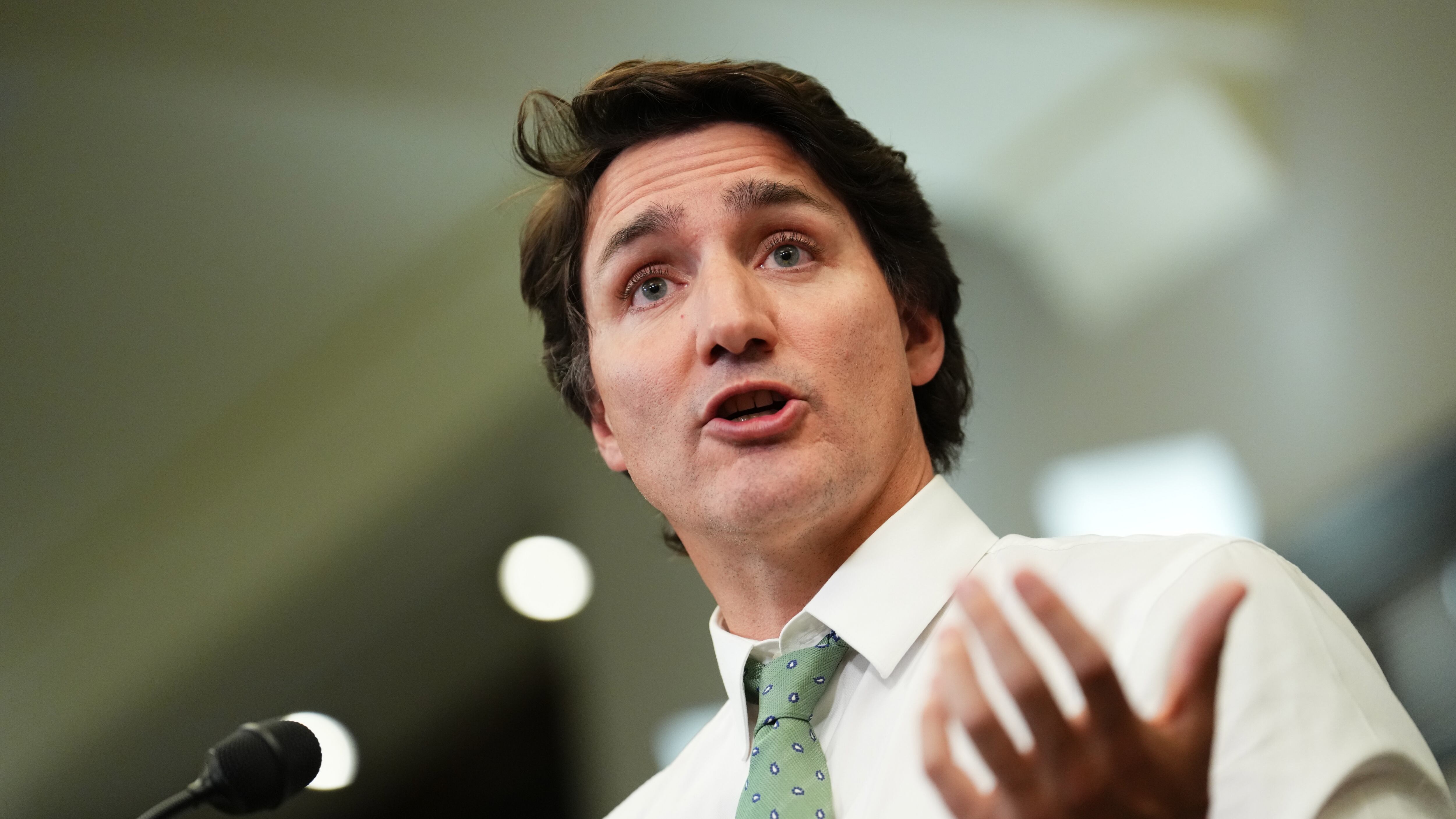 Auto, Cina accerchiata. Dal Canada dazi al 100%