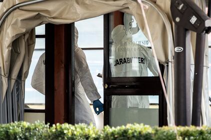 Sparatoria a Roma durante la riunione di condominio: tre morti e tre feriti 8