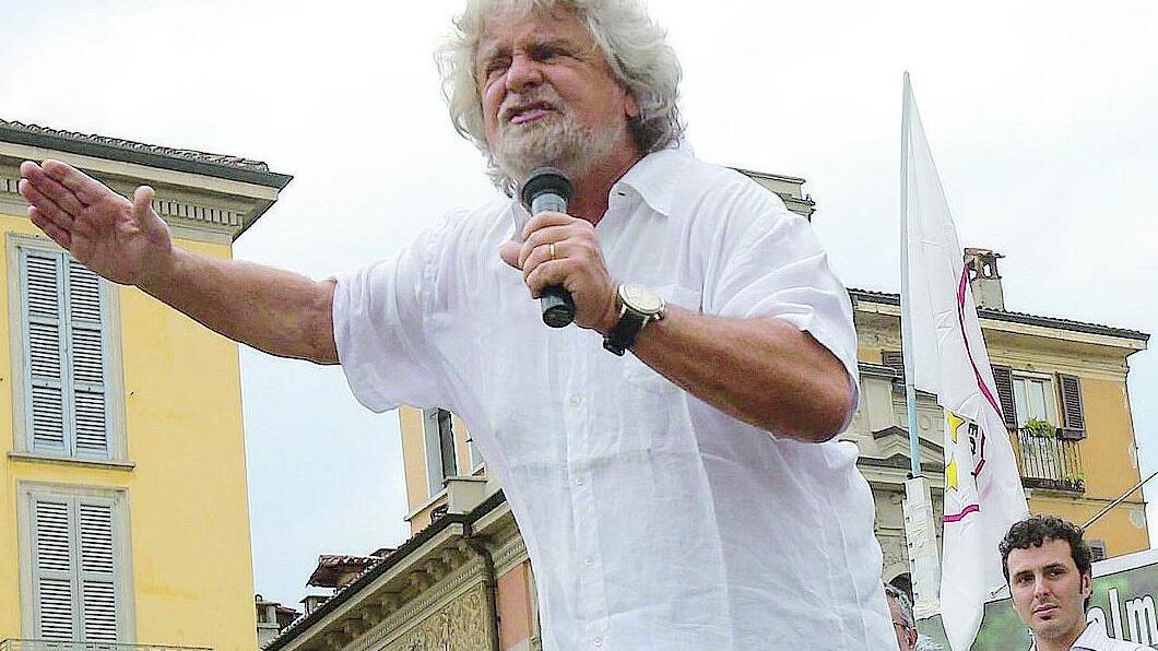 Grillo mollato dal popolo web Ogni giorno perde 135 «amici»