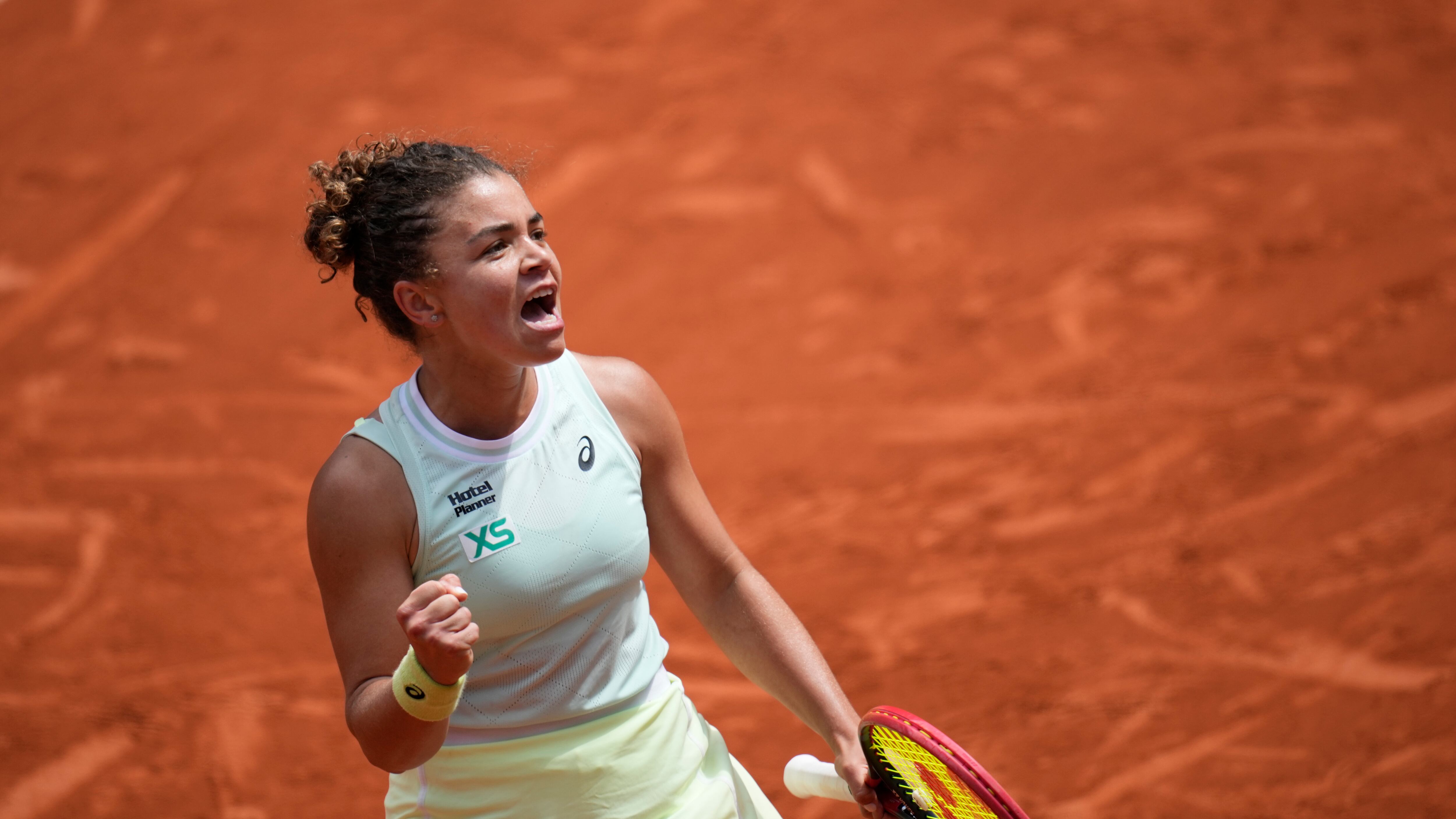 Roland Garros, Jasmine Paolini da favola: per la prima volta ai quarti di uno Slam