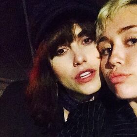 Serata hot tra le figlie di Demi Moore e Miley Cyrus 8