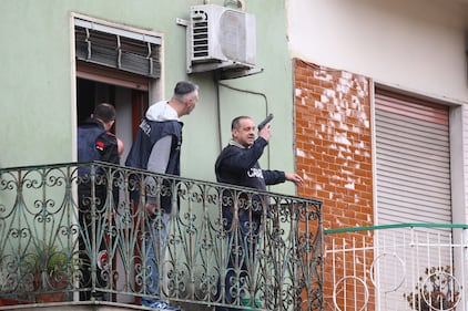 Disabile uccide la madre e si barrica in casa: la cattura 7