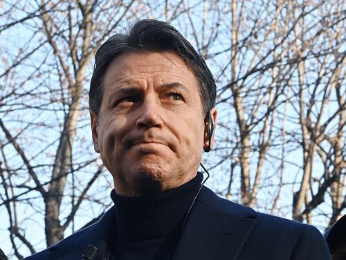 "Sì ad armi e sanzioni". Unità nazionale su Kiev ma Conte rompe il fronte