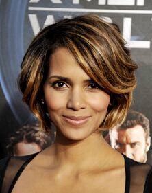 Halle Berry topless su Instagram 8