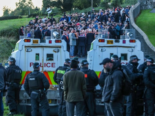 Nord Irlanda: in migliaia contro marcia unionista