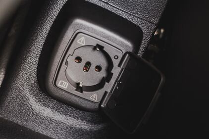 Ford E-Transit, il furgone più venduto al mondo diventa 100% elettrico: guarda la gallery 16