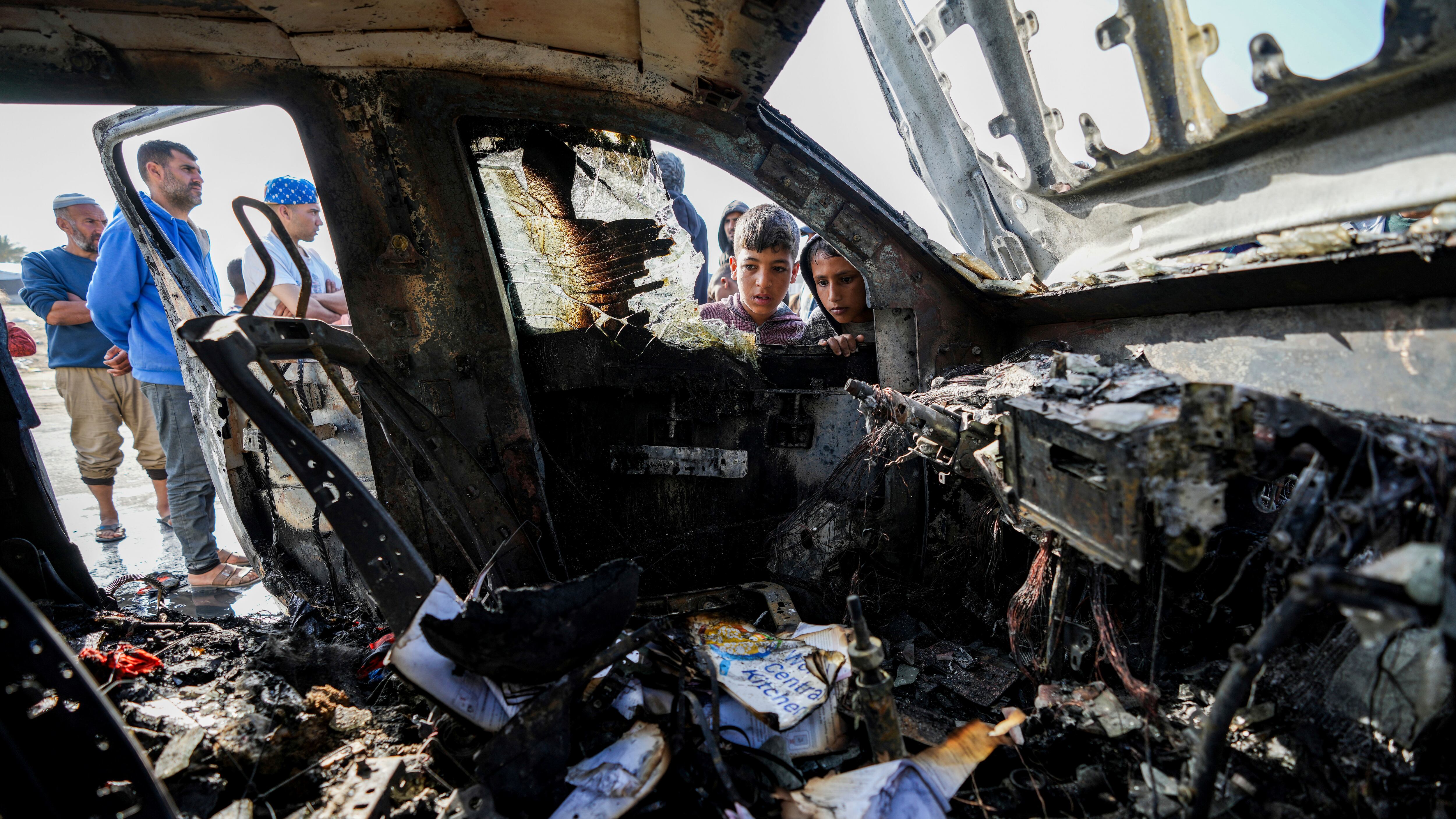L'uomo di Hamas, il drone e i sospetti: così sono morti i cooperanti a Gaza