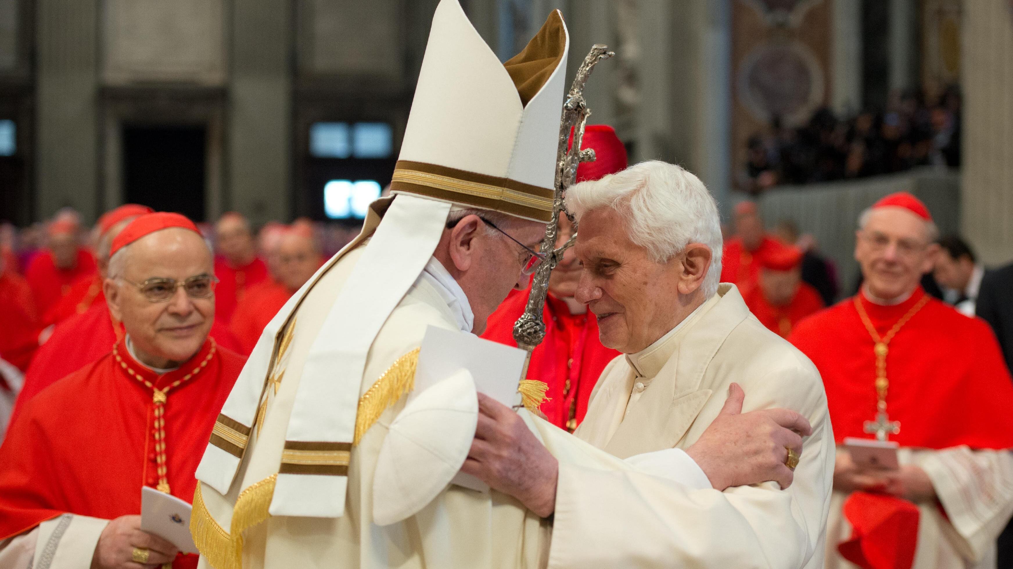 In Vaticano è tutto pronto per lo sbarco del Papa su facebook
