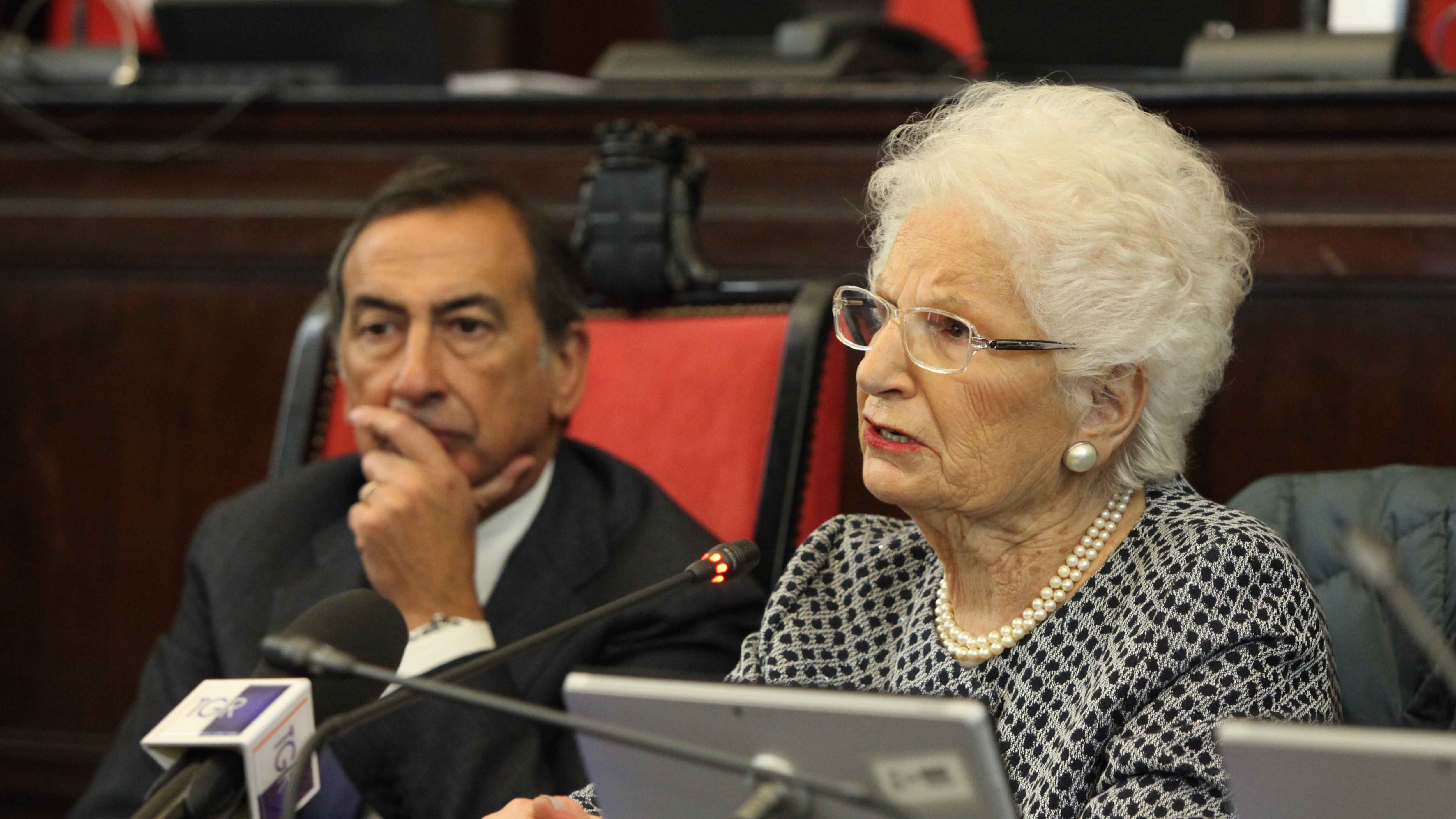 Segre, il centrodestra si astiene sulla commissione: "Antirazzisti, ma no alla censura"