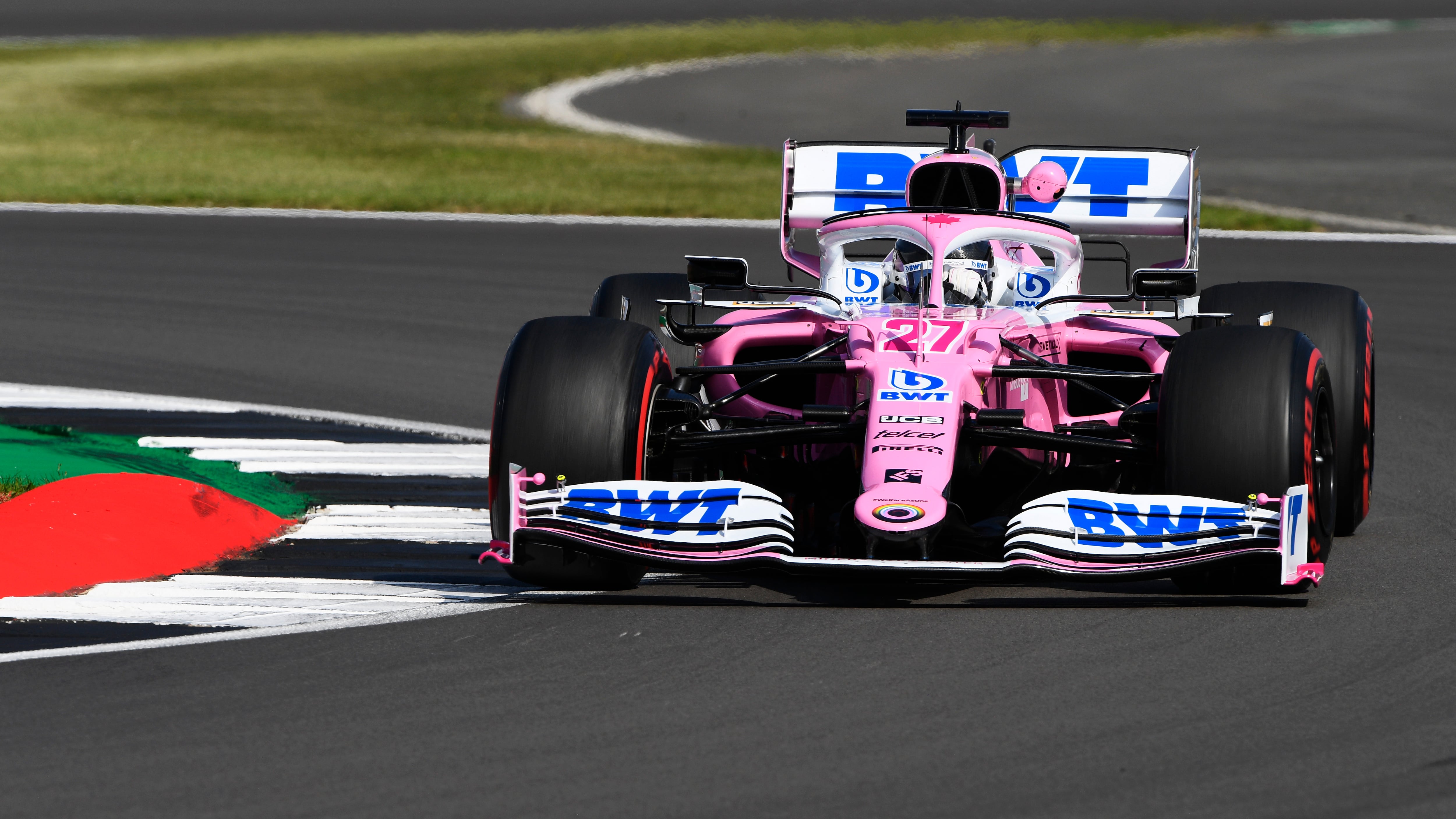 A Silverstone sta meglio Perez delle due Ferrari
