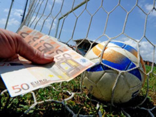 Nuovo scandalo nel calcio: la Fondazione-bancomat