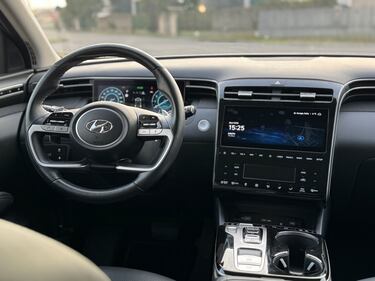 Hyundai Tucson PHEV: guarda la gallery del SUV ibrido plug-in con 265 CV 18