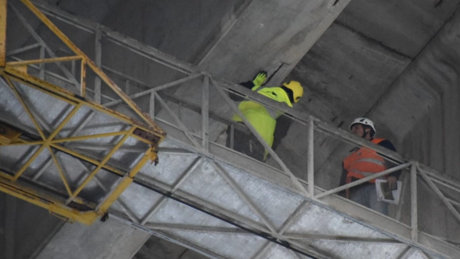 Crollano calcinacci da viadotto dell'A10 nell'Imperiese