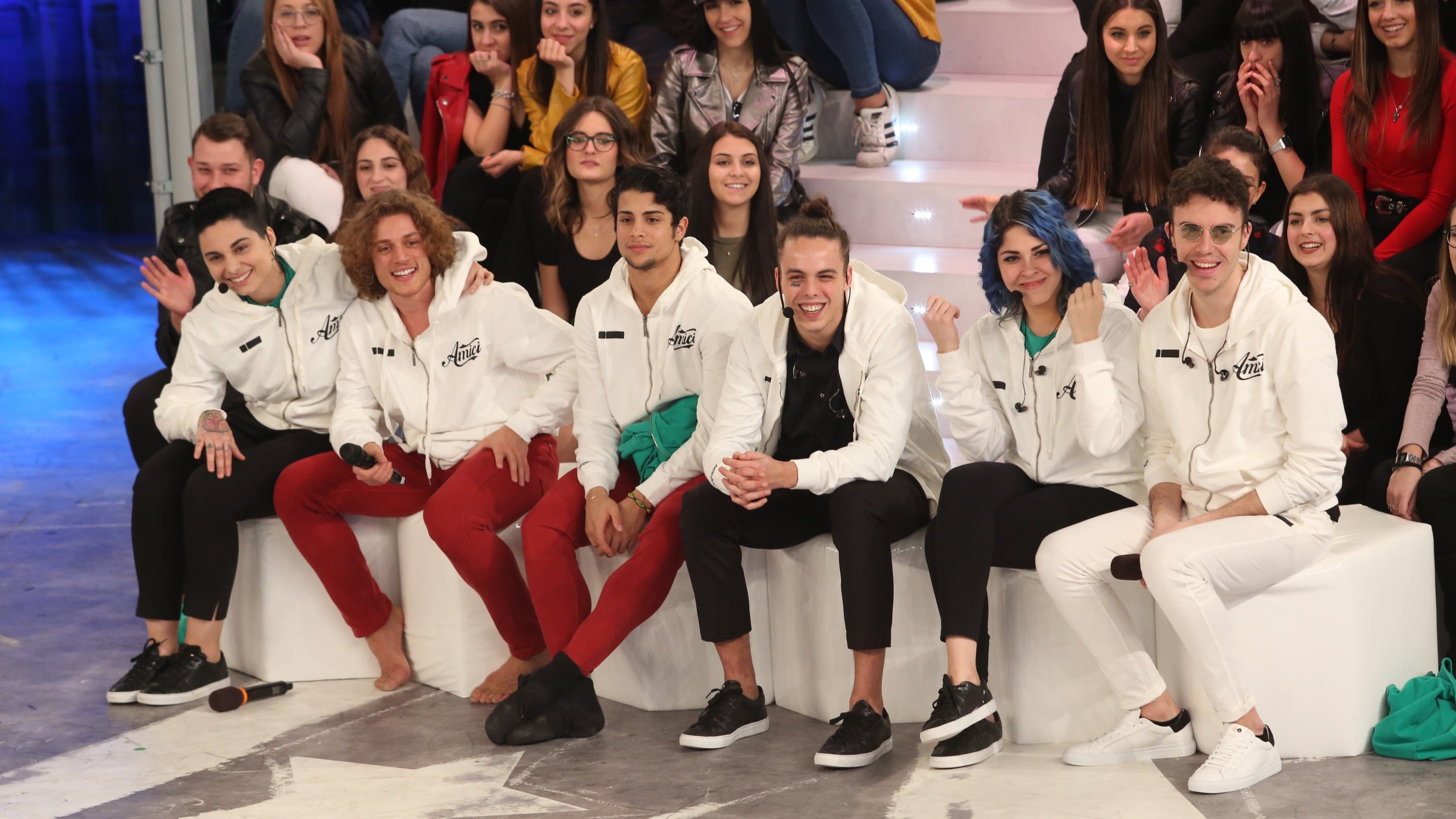 Amici 18, le Squadre Blu e Bianca con Pio e Amedeo al Serale
