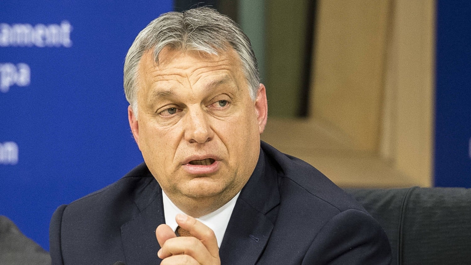Orban al Consiglio europeo: "Fermare invasione per restaurare democrazia"