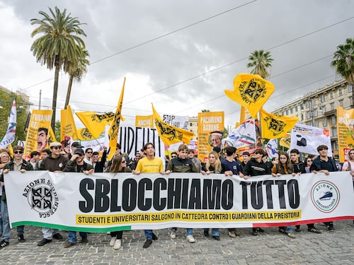 Da Roma a Milano, i giovani di destra scendono in piazza contro la violenza della sinistra