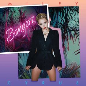 Miley Cyrus presenta il nuovo album con stelline sui capezzoli 5