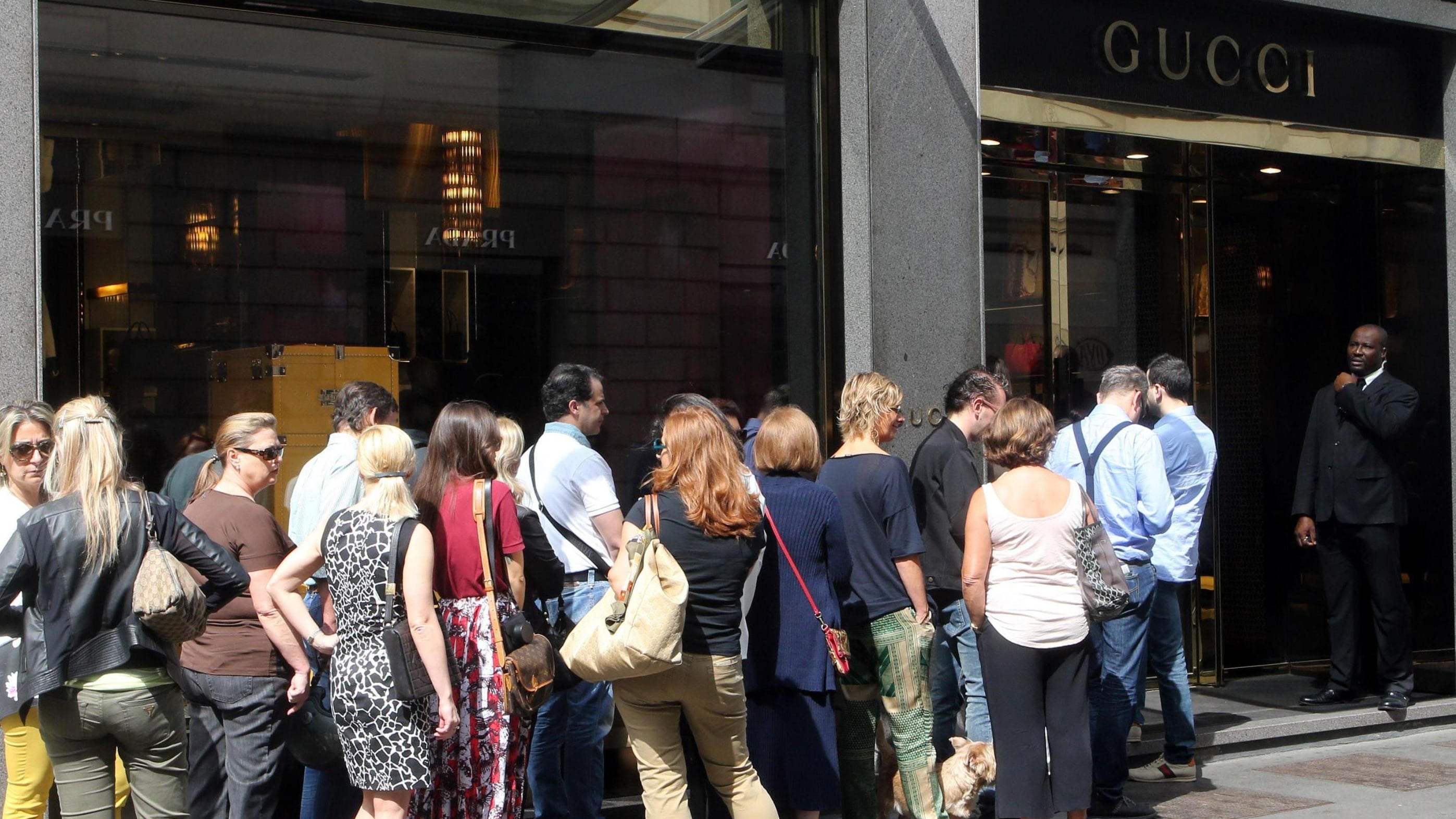 Saldi, nudi per avere il super sconto