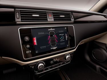 Qoros 3 Hatch 8
