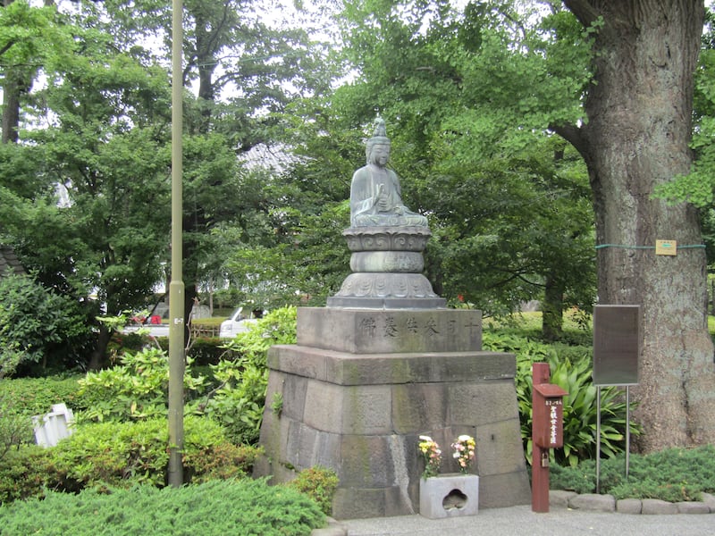 Asakusa, dove all'ombra del Tuono nuotano le carpe 4