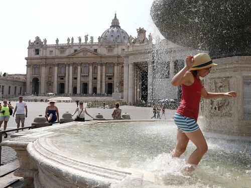 Caldo e afa, tra poco una tregua: arrivano i temporali