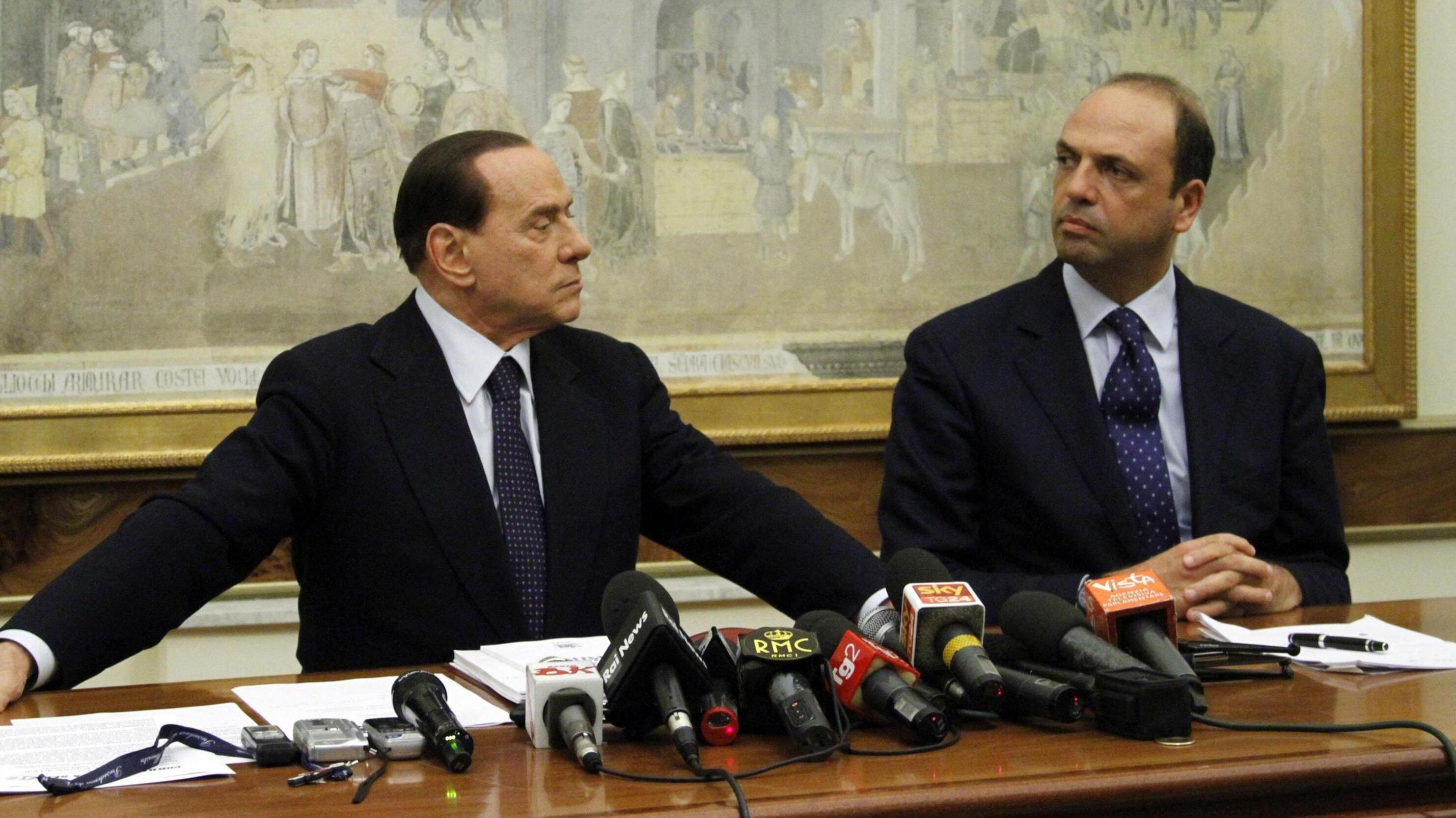 L'affondo del Cavaliere contro Alfano: sta con chi mi ha ucciso